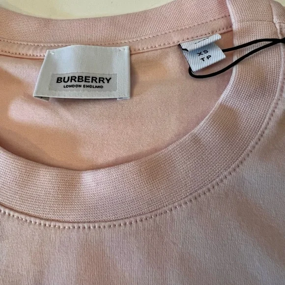 Authentic Burberry Women’s top 🌺